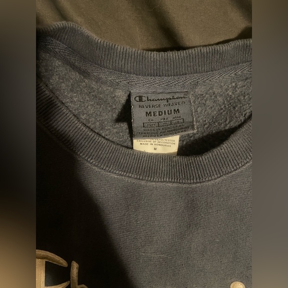 Woman’s small Champions sweater - Picture 2 of 3